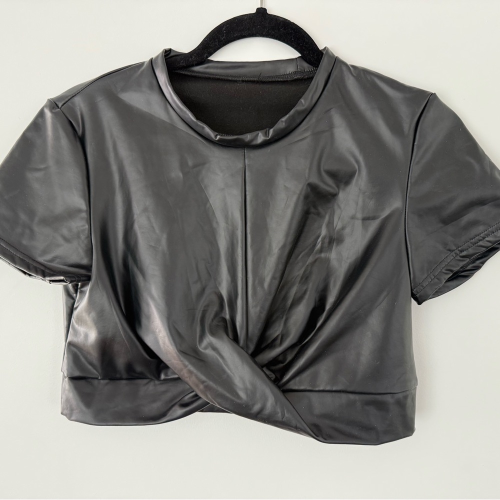 Black Women's Twist Front Top
